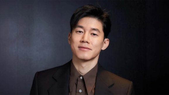 Kim Moo Yul’s Push-Up: ఈ కొరియన్ హీరోలాగా మీరు పుష్-అప్స్ చేయగలరా? మీ వల్ల కానే కాదు