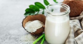 Coconut Milk: కొబ్బరి పాలు తాగితే.. మతిపోయే లాభాలు !