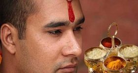 Tilak On Forehead: నుదుటిపై కుంకుమ, బియ్యంతో తిలకం ఎందుకు పెడతారో తెలుసా ?