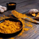 Turmeric Side Effects: యాంటీ బాక్టీరియల్ గుణాలు ఉన్నాయని పసుపును అతిగా వాడేస్తున్నారా..? ఒక్క నిమిషం ఆగండి..