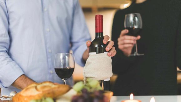 Alcohol Side effects: వీకెండ్‌ కదా అని పీకల దాక తాగితే ఎంత ప్రమాదమో తెలుసా..?