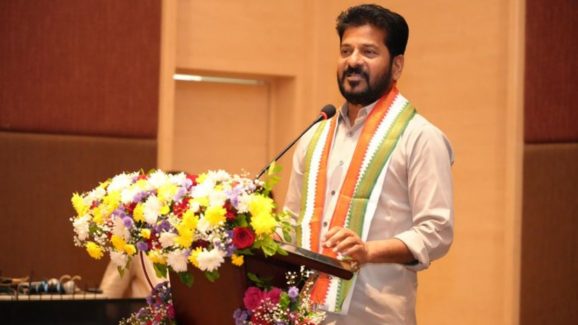 CM Revanth Reddy: సీఎం రేవంత్ రెడ్డికి తప్పిన ప్రమాదం..