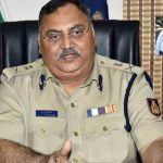 Crime News: మాజీ డీజీపీని దారుణంగా చంపిన భార్య.. తర్వాత వీడియో కాల్ చేసి..