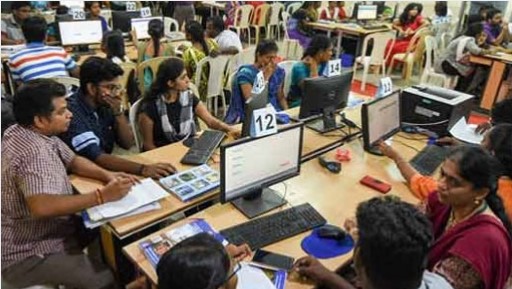 AP DSC Candidates: డీఎస్సీ అభ్యర్థులకు మరిన్ని కష్టాలు.. ముందుకు ఎలా?