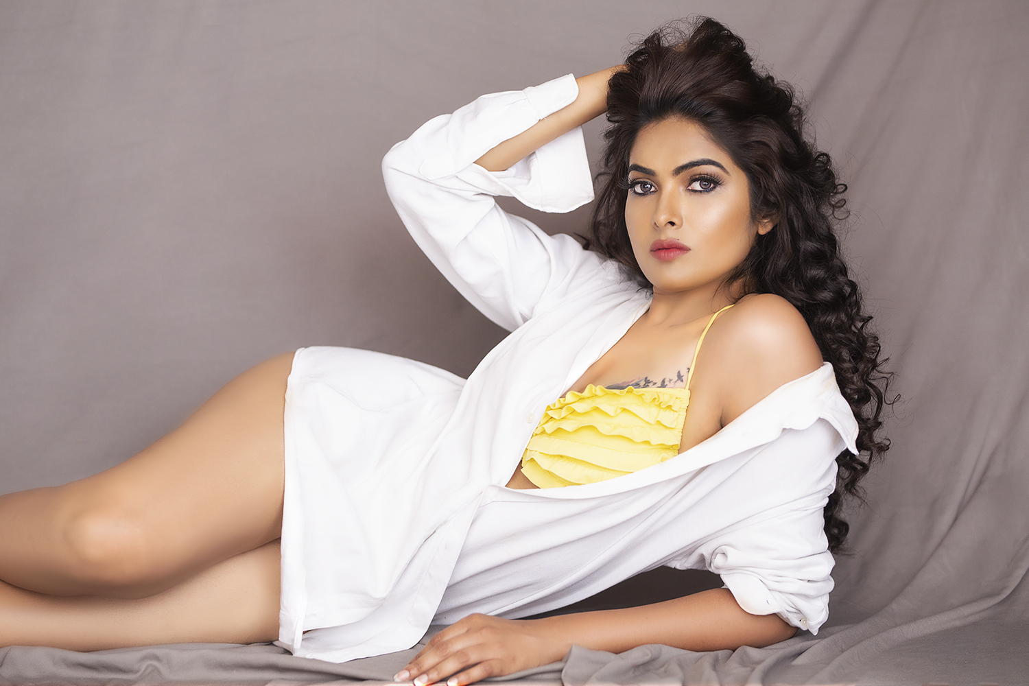 Actress Divi Vadthya Photo Gallery