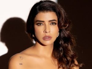 Manchu Lakshmi: కుటుంబంలో గొడవలు.. నేను సైలెంట్ గా ఉండడానికి కారణం అదే