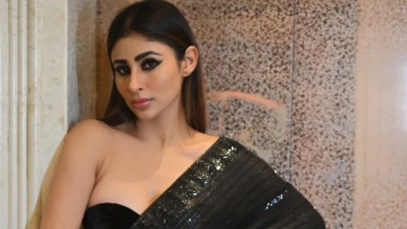 Mouni Roy: అర్ధరాత్రి, నా హోటల్ రూమ్‌లో ఆ వ్యక్తి.. చేదు అనుభవం చెబుతూ వణికిపోయిన నటి