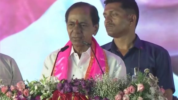 KCR: సీఎం లేదు.. పాడు లేదు ఏ గమ్మునుండు.. వీడు మనోడేనా..  కేసీఆర్ అసహనం