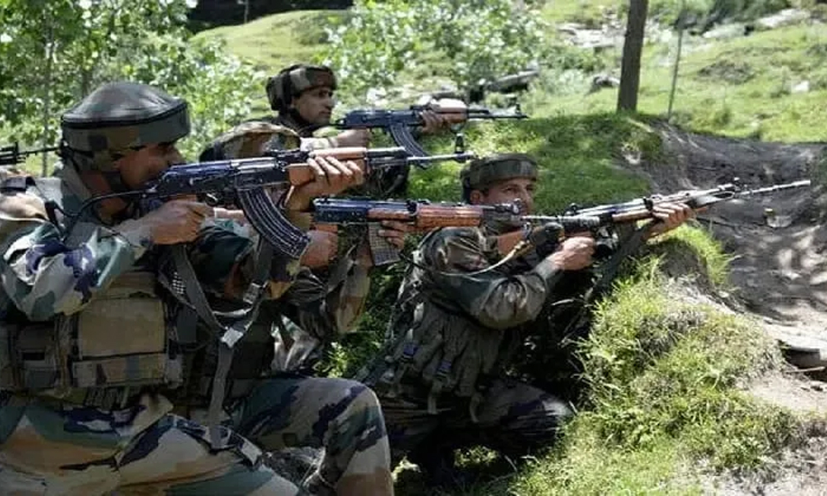 Maoist Encounter: జార్ఖండ్‌లో భారీ ఎన్‌కౌంటర్‌..  8 మంది మావోయిస్టుల హతం
