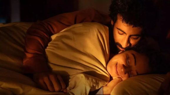 OTT Movie : అర్ధరాత్రి ఇంట్లోకి చొరబడి…. భార్యాభర్తకు పీడకలలా మారే ట్రిప్… క్రేజీ మలయాళ సస్పెన్స్ థ్రిలర్