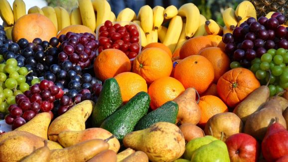 Poisonous Fruits: మీరు తినే ఈ పండ్లు.. ప్రపంచంలోనే అత్యంత విషపూరితమైనవి, జాగ్రత్త!