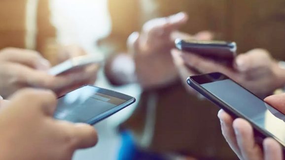 Recharge Plans Hike: మళ్లీ పెరగనున్న రీఛార్జ్ ప్లాన్‌లు..కస్టమర్లపై టెలికాం కంపెనీల దండయాత్ర
