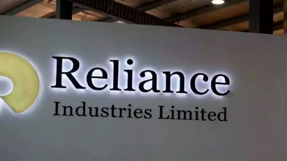 Reliance: ఏపీలో రిలయన్స్ రూ.65,000 కోట్ల పెట్టుబడి..2,50,000 మందికి ఉద్యోగాలు..