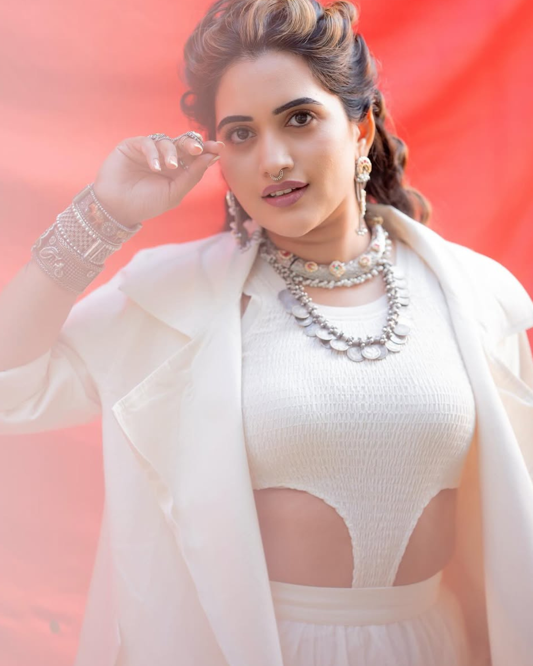 Sravanthi Chokarapu : స్టైలిష్ లుక్ లో అదరగొడుతున్న స్రవంతి.. చూపు తిప్పుకోవడం కష్టమే..