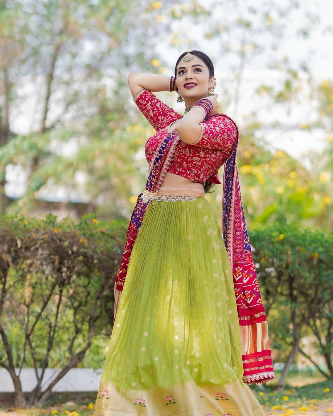 Sreemukhi : లంగాహోణిలో రాములమ్మ అందాలకు ఫ్యాన్స్ ఫిదా.. చూపుతిప్పుకోవడం కష్టమే..