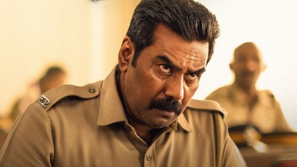 OTT Movie : పోలీసే ఎగ్జామ్ కాపీ కొడితే… కడుపుబ్బా నవ్వించే మలయాళ కామెడీ థ్రిల్లర్