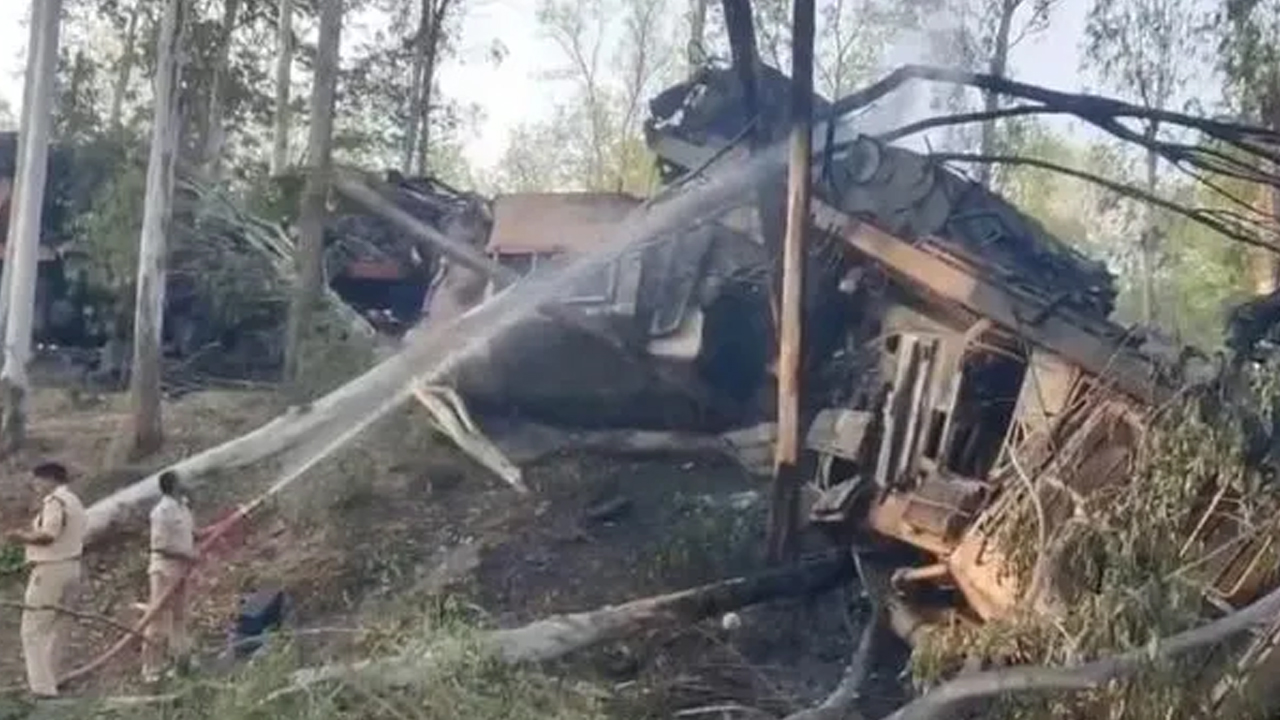 Jharkhand Train Accident: ఢీకొన్న రెండు రైళ్లు.. ముగ్గురి మృతి