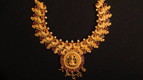 Today Gold Rate: బంగారం రేటు తగ్గిందండోయ్.. ఇది కదా కావాల్సింది..