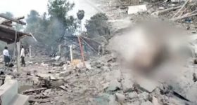 Blasting in Crackers Factory: బాణాసంచా కేంద్రంలో భారీ పేలుడు.. ఎనిమిది మంది మృతి