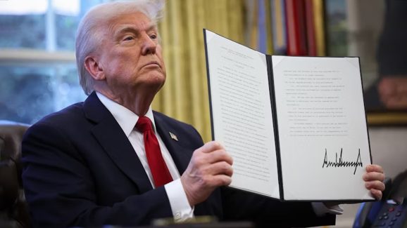 Donald Trump New Rules: అమెరికాలో ఉండాలంటే రూల్స్ ఇవే! భారతీయులపై ట్రంప్ ఉక్కుపాదం..