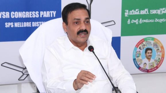 YCP: పరారీలో కాకాణి.. పోలీసుల వేట షురూ!
