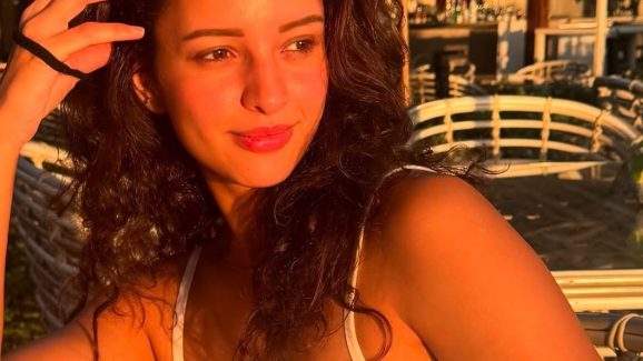 Tripti dimri : అందాలతో అందరహో అనిపిస్తున్న త్రిప్తి డిమ్రి..!