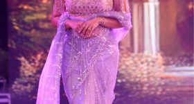 Anasuya: రంగమ్మత్త ర్యాంప్ వాక్.. కళ్ళన్నీ ఆమెపైనే!