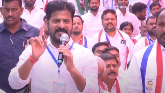 Delhi : ఎర్రకోటపై జెండా ఎగరేస్తాం.. మోదీకి అల్టిమేటం.. ఢిల్లీలో రేవంత్ బీసీ గర్జన