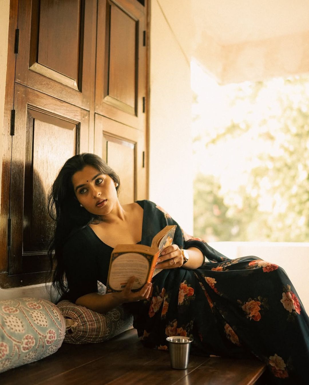 Kavya Kalyanram: చీరకట్టులో చిన్నది.. యూత్‌ను ఉర్రూతలూగించే ఫోజుల్లో ఫోటోలు