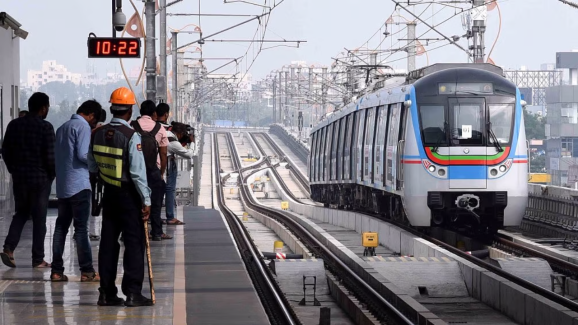 Hyderabad Metro: రాయితీల తొలగింపు.. మెట్రో టికెట్ రేట్లు పెరగడం ఖాయమేనా..?