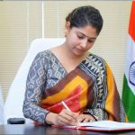 HCU : ఆ 2వేల మందిపై.. సర్కారును గిల్లుతున్న స్మిత?