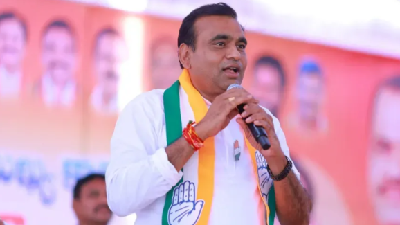 Satires on BRS: తుపాకీ రాముడు, రబ్బర్ చెప్పుల హరీష్, లిక్కర్ కవిత.. రజతోత్సవ సెటైర్లు