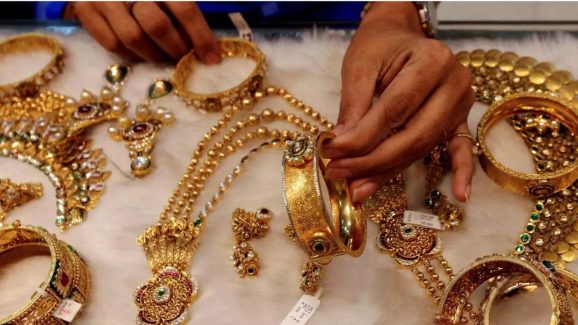 Gold Price : ఇప్పుడే కొనేయండి.. ట్రంప్ దెబ్బకు బంగారం రప్పారప్పా..