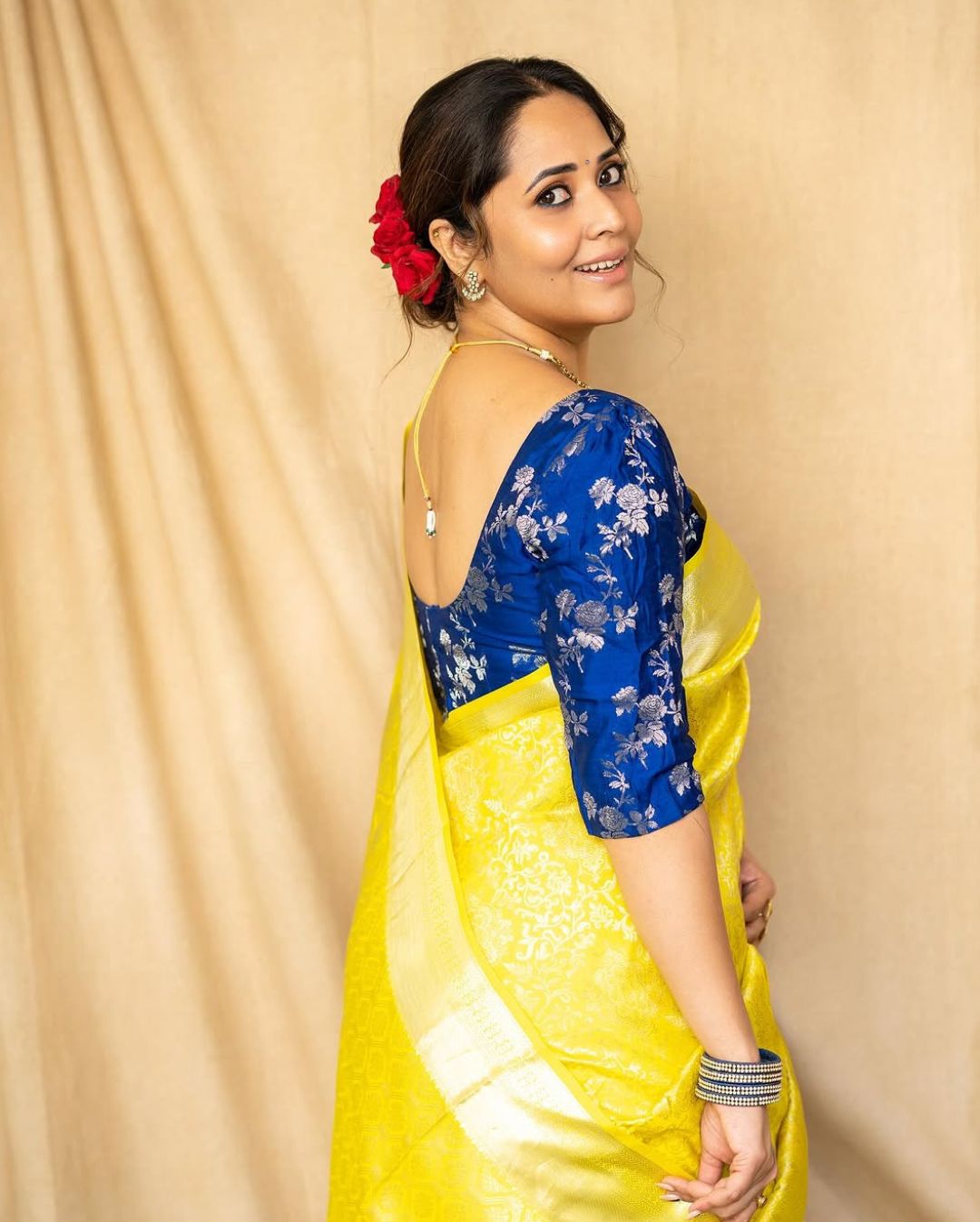Anasuya Bharadwaj: పద్ధతిగా రెడీ అయిన రంగమ్మత్త.. చూడముచ్చటగా ఉందే.!