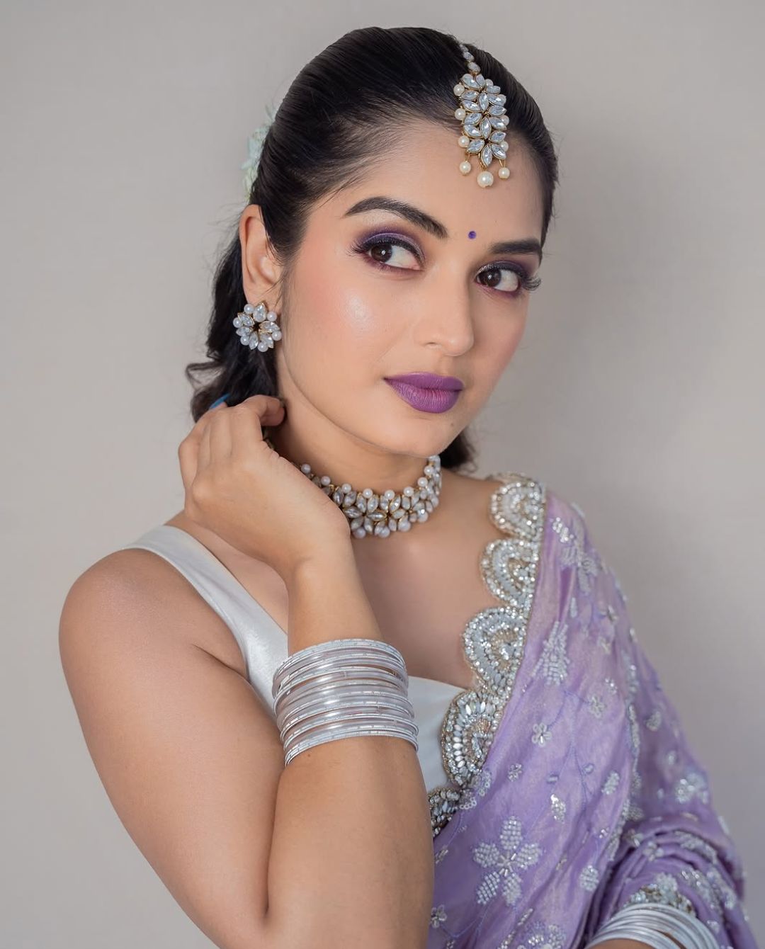 Priyanka Jain: పర్పుల్ థీమ్.. జాబిలమ్మలా మారిన ప్రియాంక.. ఫోటోలు వైరల్..!