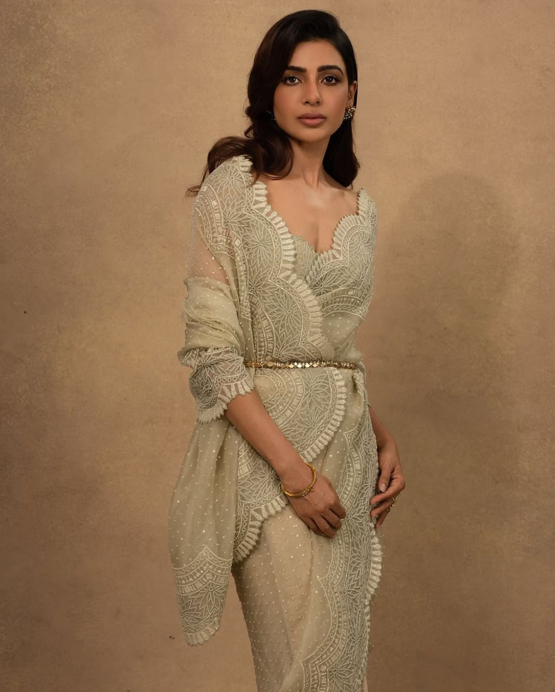 Samantha: చీరకట్టులో సమంత.. కలలా కవ్విస్తున్న అందాల తార..