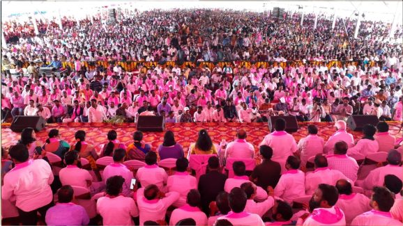 BRS : బీఆర్ఎస్‌లో డర్టీ లీడర్‌.. యువతితో సహజీవనం, కొడుకు పుట్టాక..