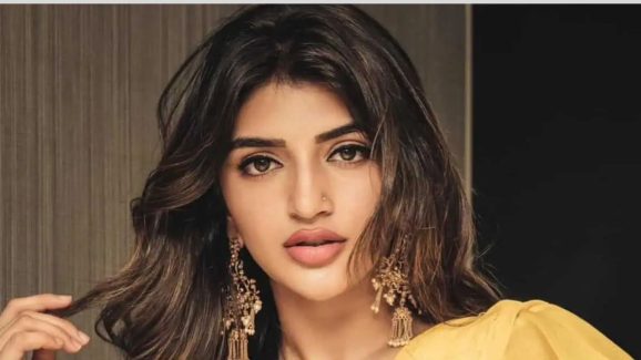 Star Heroine : చేతినిండా సినిమాలు పెట్టుకోవడం కాదు.. ఒక్క హిట్ అయినా కొట్టాలి మేడం