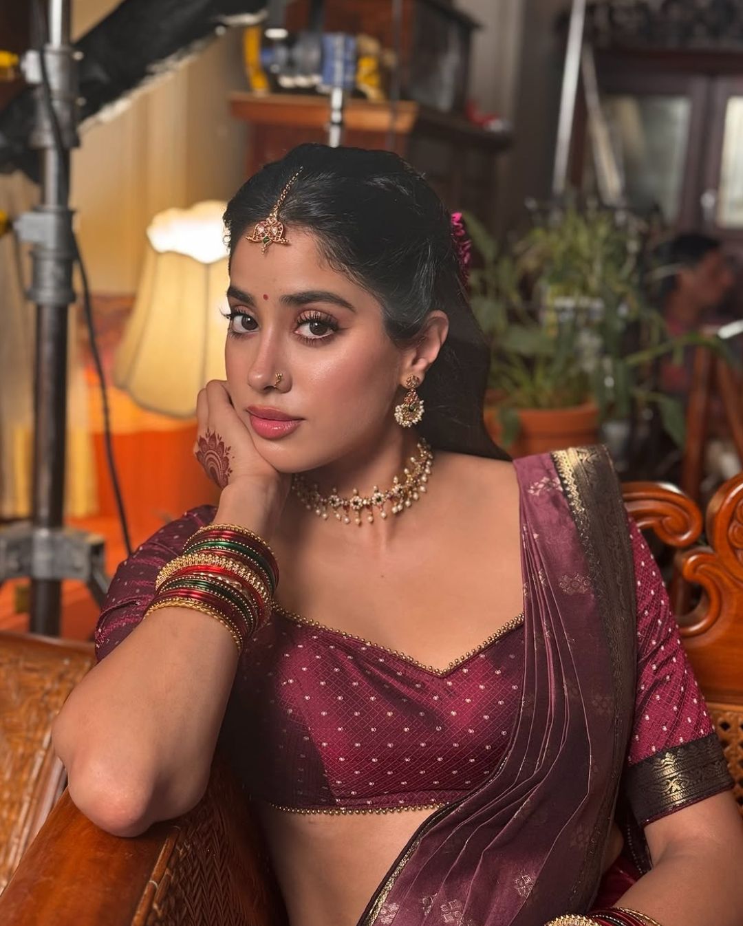 Janhvi Kapoor: బుట్టబొమ్మలా ముస్తాబయిన జాన్వీ కపూర్.. తమిళ ఫ్యాన్స్ అంతా హ్యాపీ