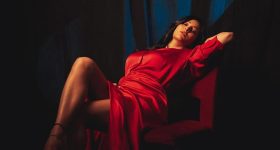 Shruti Haasan: రెడ్ మిర్చీలా సెగలు పుట్టిస్తున్న శృతిహాసన్.. ఫొటోస్ వైరల్..!