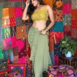 Divi Vadthya: నేను సింగిల్.. ఇలాంటి ఫొటోలు పెట్టి, అలాంటి క్లూ ఇస్తే కుర్రాళ్లు ఆగుతారా దివి?