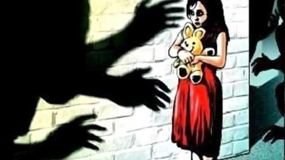 AP News : కూతురిని రే*ప్ చేసిన తండ్రి.. విశాఖలో దారుణం