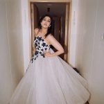 Pranitha Subhash: వైట్ ఫ్రాక్ లో చందమామలా కనిపించిన ప్రణీత.. ఎంత అందంగా వుందో కదా..!