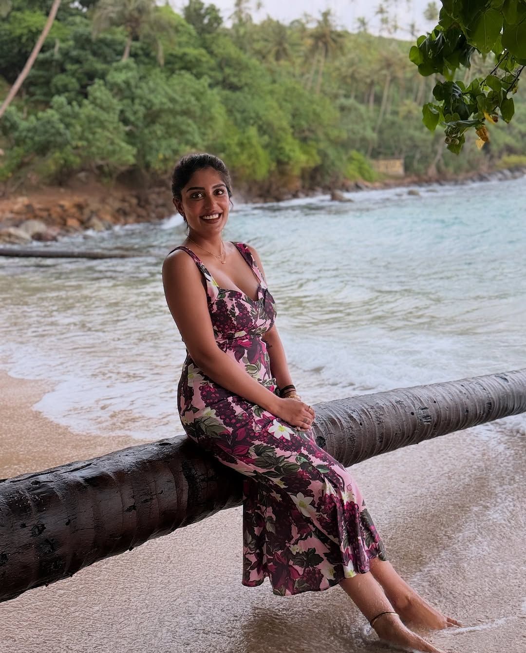 Supritha: బీచ్ ఒడ్డున హాట్ అందాలతో కనువిందు చేస్తున్న సుప్రీత.. ఫోటోలు వైరల్..!