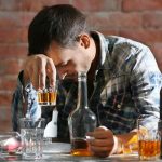 Alcohol: మందుబాబులు.. మందు తాగే ముందు కాసింత జాగ్రత్త..