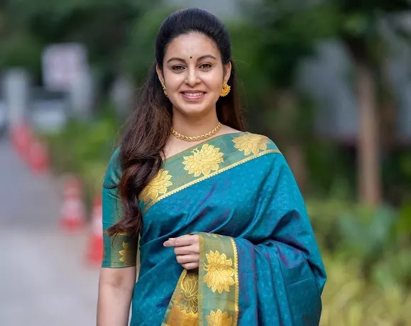 Actress Abhinaya Photo Gallery