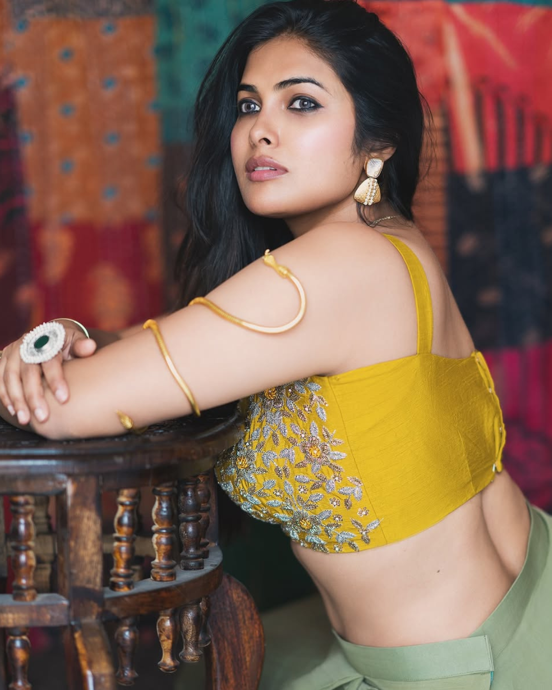 Divi Vadthya : ట్రెడిషినల్ లుక్ లో అందాలతో మత్తెక్కిస్తున్న దివి.. మాములు అరాచకం కాదు…