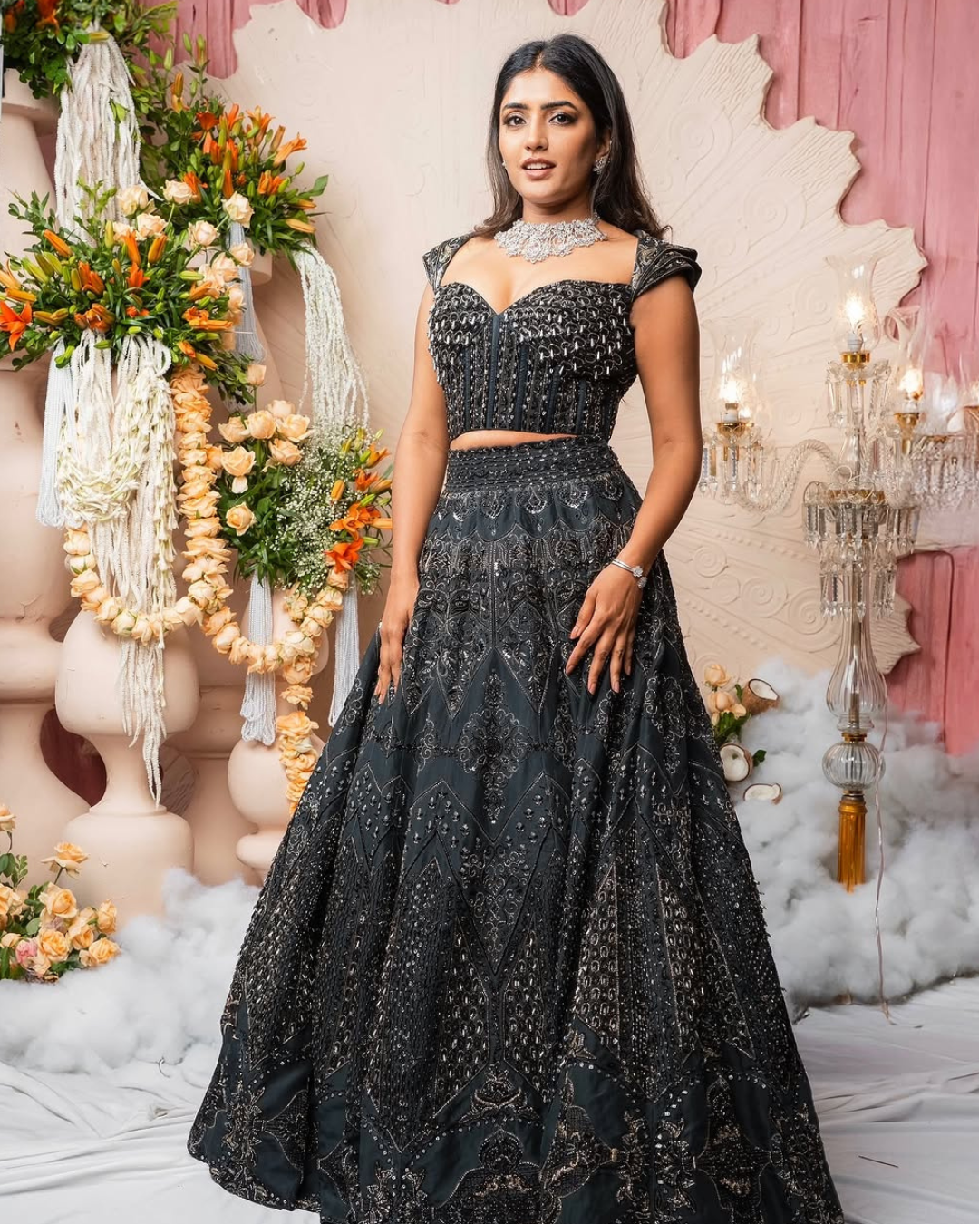 Eesha Rebba : ట్రెడిషినల్ లుక్ లో ఈషా అందాలు చూడతరమా.. ఏముంది మామా…