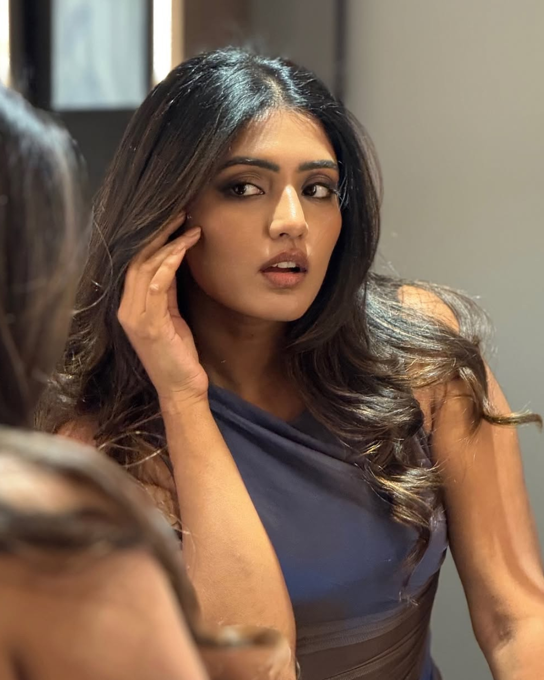 Eesha Rebba : స్టైలిష్ లుక్ లో కిక్కేస్తున్న  తెలుగుమ్మాయి ఈషా.. ఫిగర్ అదిరిపోయింది మామా..
