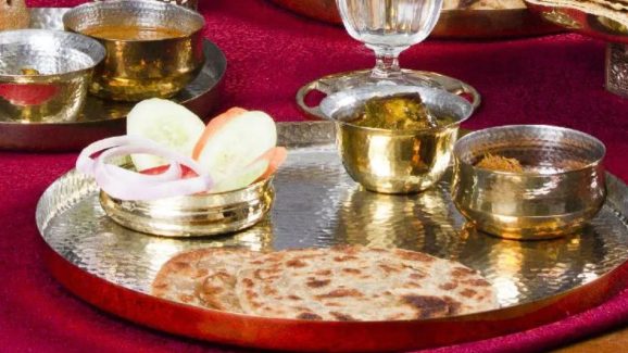 Eating Food in Plates: వెండి, ఇత్తడి, కంచు.. ఆహారం ఏ ప్లేట్‌‌లో తింటే ఆరోగ్యానికి మంచిది ?